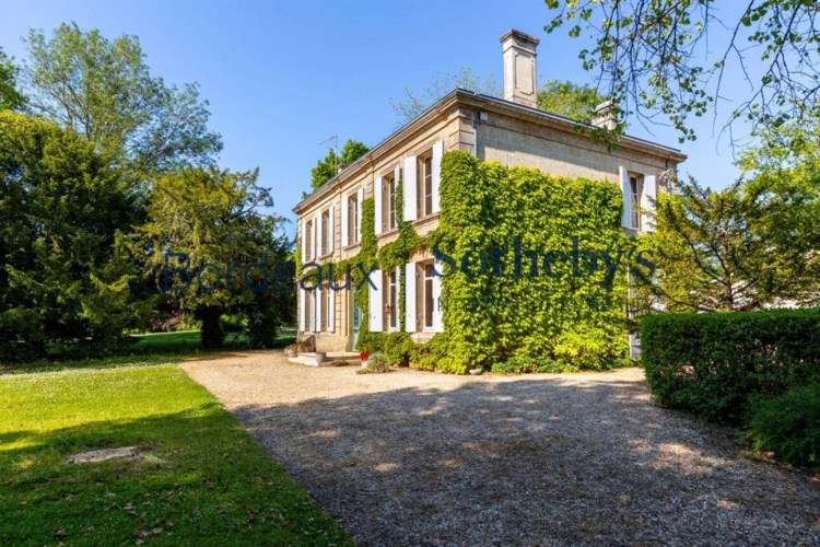 Photos 11 - Prestige - ENTRE-DEUX-MERS - SOMPTUEUSE PROPRIÉTÉ XVIII° - 1,2 HA - PISCINE - DÉPENDANCES