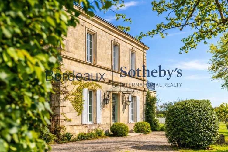 Photos 2 - Prestige - BORDEAUX 30MN - SOMPTUEUSE PROPRIÉTÉ DE MAÎTRE - 4,5 HECTARES - DÉPENDANCES - PISCINE