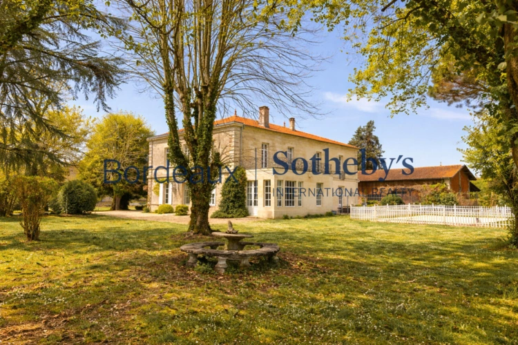 Photos 4 - Prestige - BORDEAUX 30MN - SOMPTUEUSE PROPRIÉTÉ DE MAÎTRE - 4,5 HECTARES - DÉPENDANCES - PISCINE