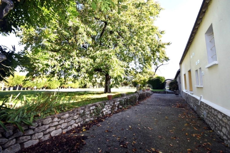 Photos 5 - Prestige - Grande maison (170 m², 11 pièces) Salle de reception (115 m²) Grand hangar (350 m²) à vendre TIVERNON (45)