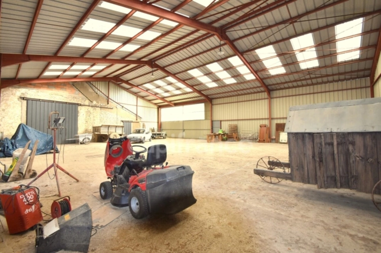 Photos 19 - Prestige - Grande maison (170 m², 11 pièces) Salle de reception (115 m²) Grand hangar (350 m²) à vendre TIVERNON (45)