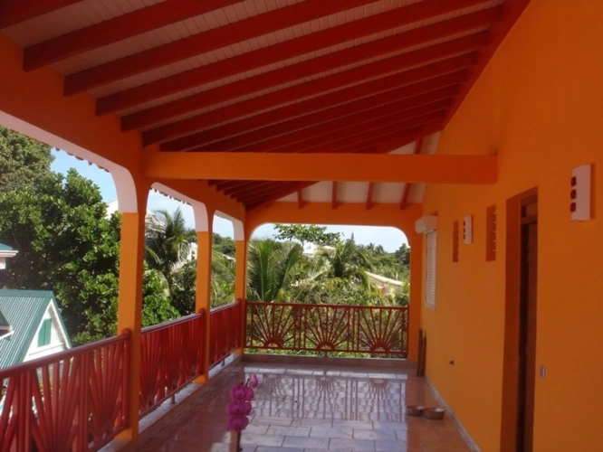 Photos 4 - Prestige - EN EXCLUSIVITE - A VENDRE - VILLA MULTIFONCTIONNELLE AU COEUR D'UN QUARTIER RECHERCHE A SAINTE ANNE