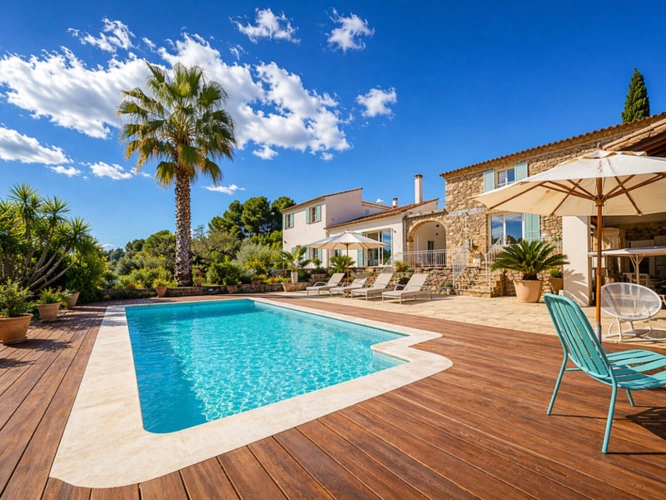 Photos 1 - Touristique - Un domaine de pierre entre garrigue, camargue et Méditerranée