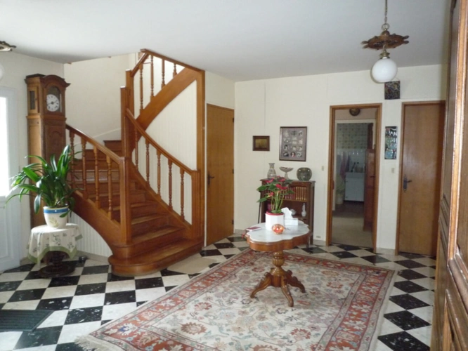 Photos 10 - Prestige - MONTDAUPHIN (77) à vendre ensemble immobilier composé de deux maisons, de 2 bâtiments industriels sur un terrain de  de 2 hectares