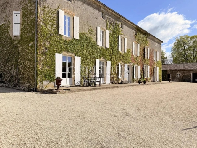 Photos 3 - Prestige - Propriété de caractère avec piscine, dépendances et terrain clos