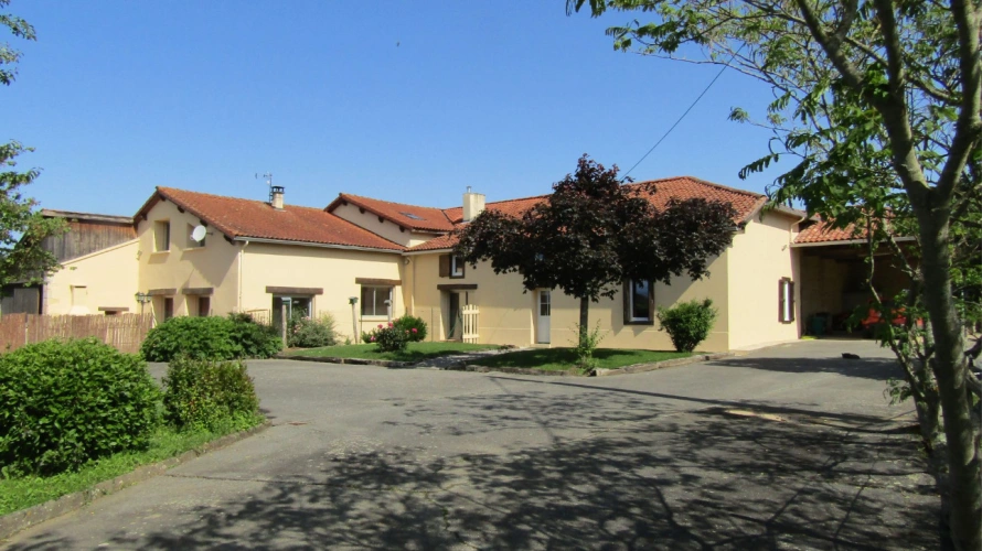 Photos 3 - Équestre - Haute-Garonne : Propriété dexception de 22 hectares au pied des Pyrénées (31)