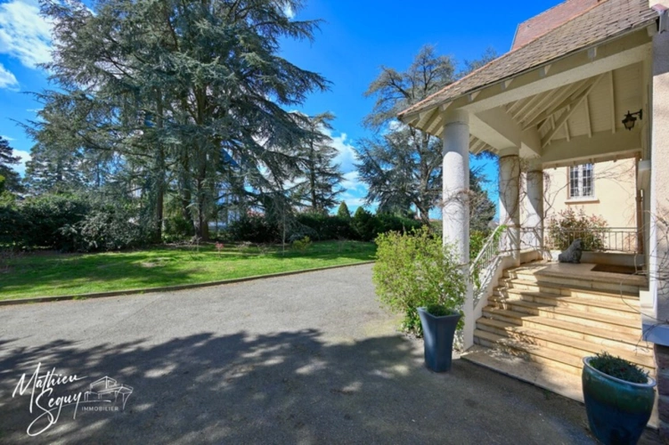 Photos 1 - Prestigious - Property for sale 13 rooms CHAZELLES SUR LYON (42) with 13 rooms on a listed park of 5800 m²