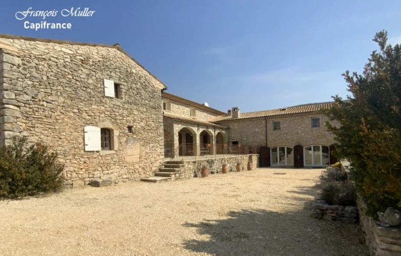Photos 5 - Touristique - Propriété Gîtes et chambres d'hôtes 20 hA - 550 m2 à Banon