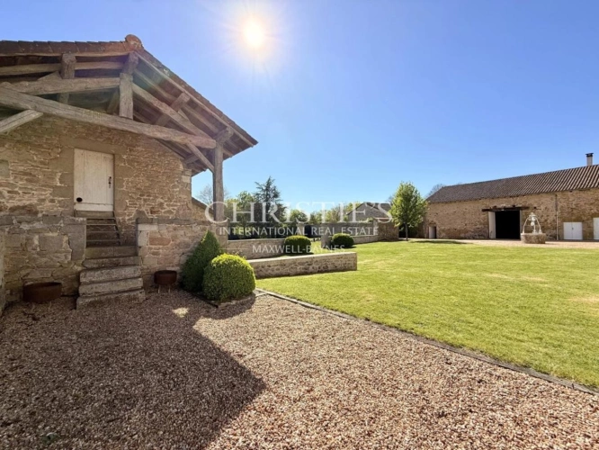 Photos 5 - Prestige - Demeure de caractère avec cour intérieure et parc – authenticité, volumes et qualité rare en Limousin