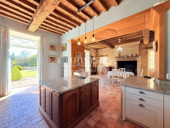 Photos 13 - Prestige - Demeure de caractère avec cour intérieure et parc – authenticité, volumes et qualité rare en Limousin