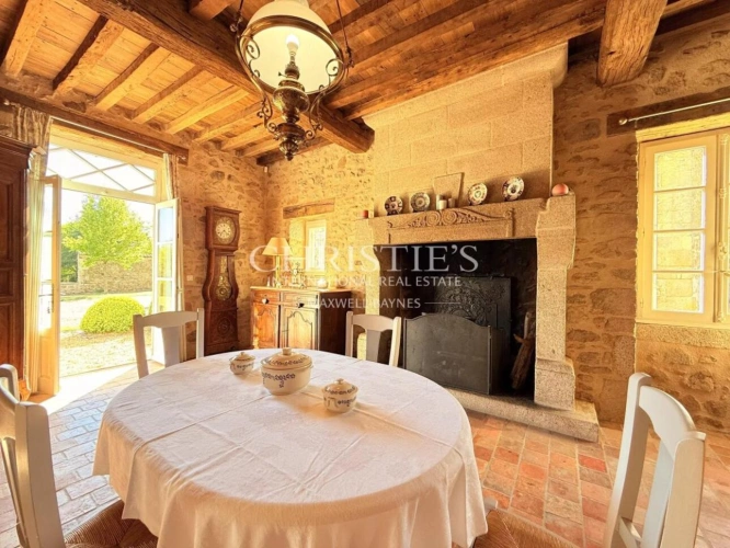 Photos 14 - Prestige - Demeure de caractère avec cour intérieure et parc – authenticité, volumes et qualité rare en Limousin