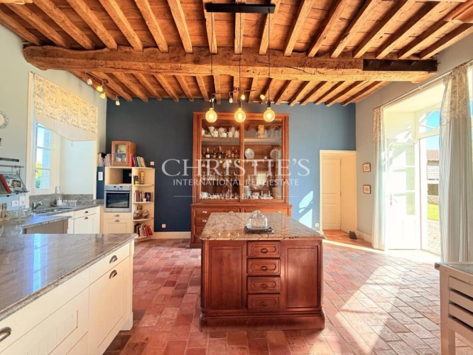 Photos 16 - Prestige - Demeure de caractère avec cour intérieure et parc – authenticité, volumes et qualité rare en Limousin