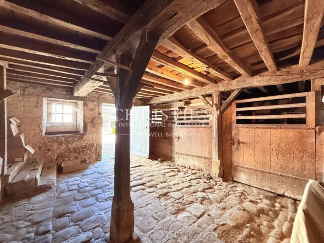 Photos 34 - Prestige - Demeure de caractère avec cour intérieure et parc – authenticité, volumes et qualité rare en Limousin