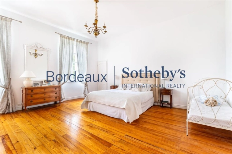 Photos 14 - Prestige - BORDEAUX 30MN - SOMPTUEUSE PROPRIÉTÉ DE MAÎTRE - 4,5 HECTARES - DÉPENDANCES - PISCINE