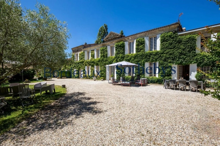 Photos 6 - Prestige - BORDEAUX 40MN - MAGNIFIQUE DEMEURE DE MAÎTRE XVIII° ET SES DÉPENDANCES - PARC 1,3 HA  - PISCINE