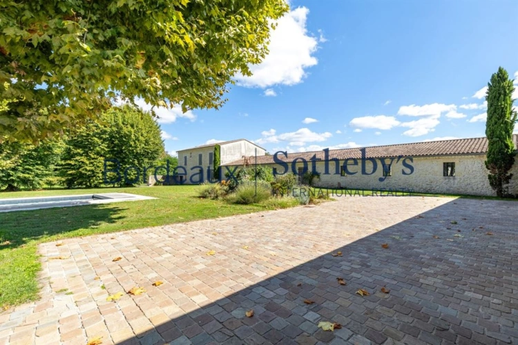 Photos 10 - Prestige - BORDEAUX 30MN BORDEAUX - SOMPTUEUSE PROPRIÉTÉ XVIII° - 4,5 HA - PISCINE -  DÉPENDANCES