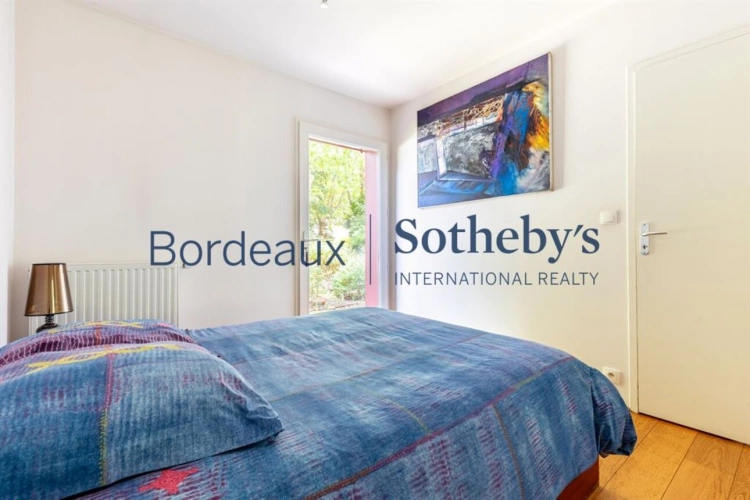 Photos 16 - Prestige - BORDEAUX 15MN - SOMPTUEUSE PROPRIÉTÉ - ANCIENNES ÉCURIES RÉNOVÉES - 280M² - PARC 3000M² - PISCINE