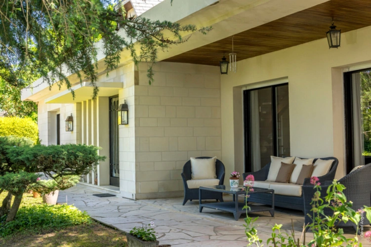 Photos 8 - Prestige - Propriete d'exception à vendre à SAUMUR (49400)  Panorama d'exception sur le château et la Loire - 328m² - 2278m²-piscine