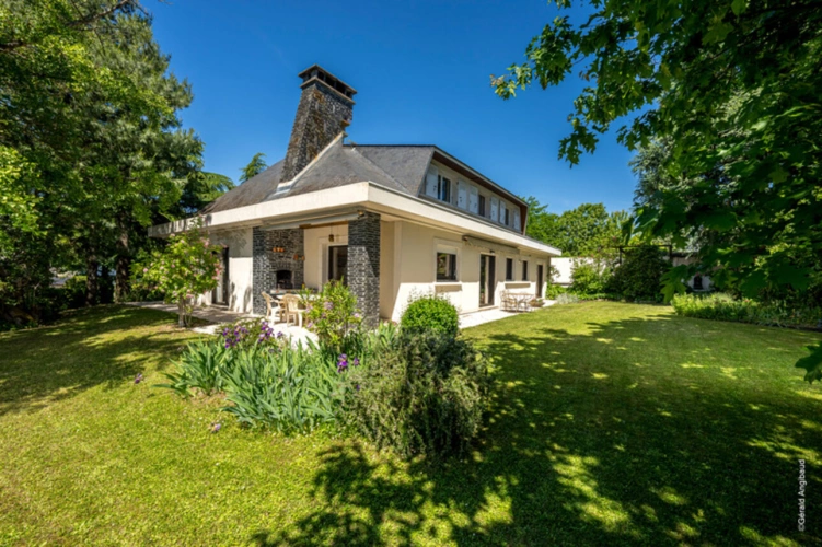 Photos 10 - Prestige - Propriete d'exception à vendre à SAUMUR (49400)  Panorama d'exception sur le château et la Loire - 328m² - 2278m²-piscine