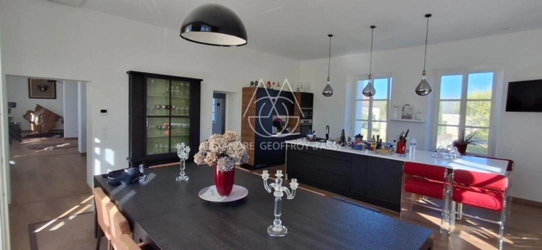 Photos 12 - Prestige - Magnifique château prêt à emménager à 20 min de Tours! Prenez simplement les clés et installez-vous