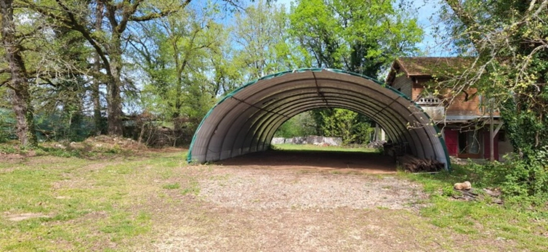 Photos 28 - Équestre - THENON (24)A vendre, Propriété composée de deux maisons sur 5.5 ha de prés (possibilité haras) et de bois