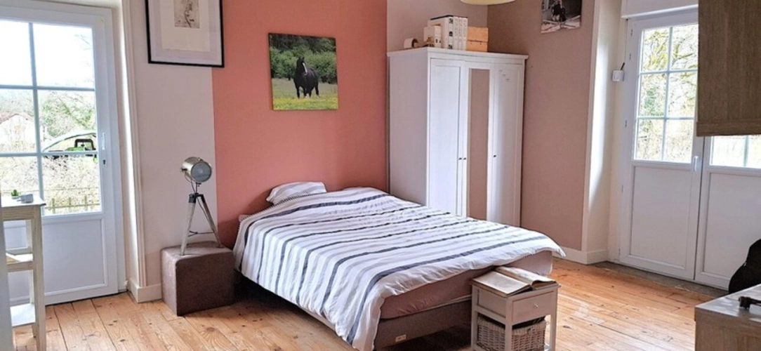 Photos 16 - Équestre - THENON (24)A vendre, Propriété composée de deux maisons sur 5.5 ha de prés (possibilité haras) et de bois