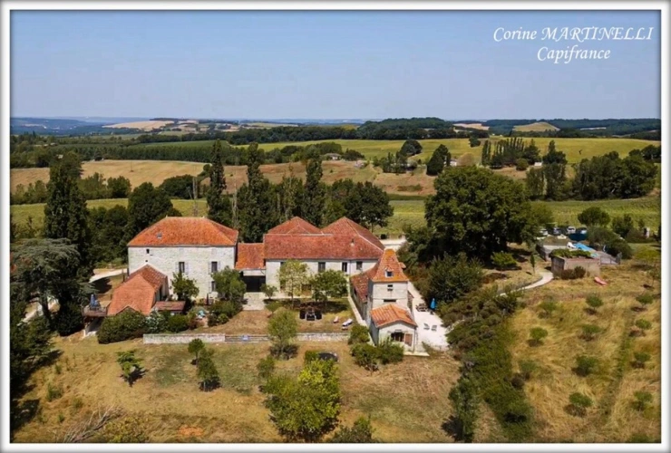 Photos 35 - Prestige - Propriete à vendre 22 pièces proche de AGEN (47) 4 habitations 885 m² + dépendances, 27 ha