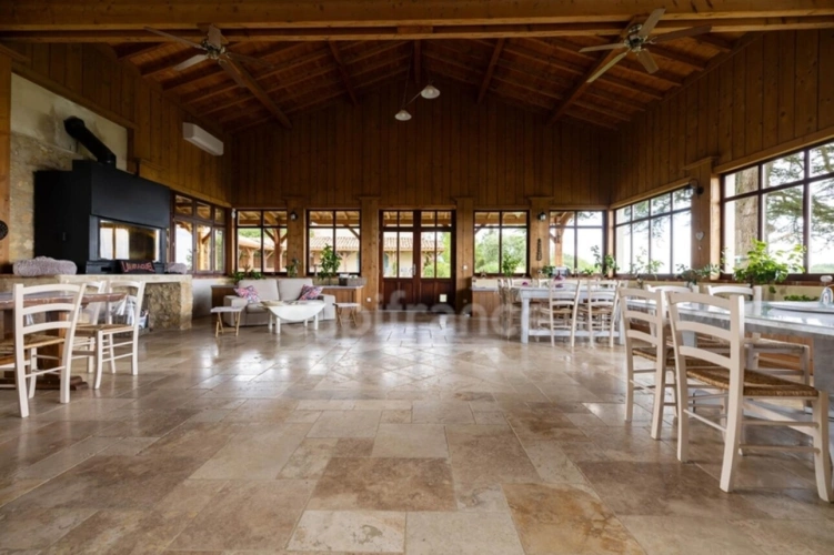 Photos 4 - Touristique - Proprieté de plus de 700m2 habitables sur 1,24 hectare de terrain, piscine et vue exceptionnelle