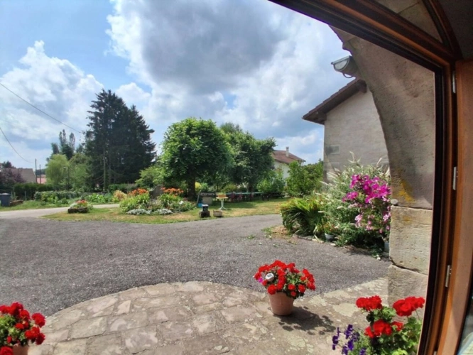 Photos 11 - Touristique - PLOMBIERES LES BAINS (88) Coprs de ferme de 300m² + Gîte de 120m²  activité de chambres d'hôtes terrain 2 hectares