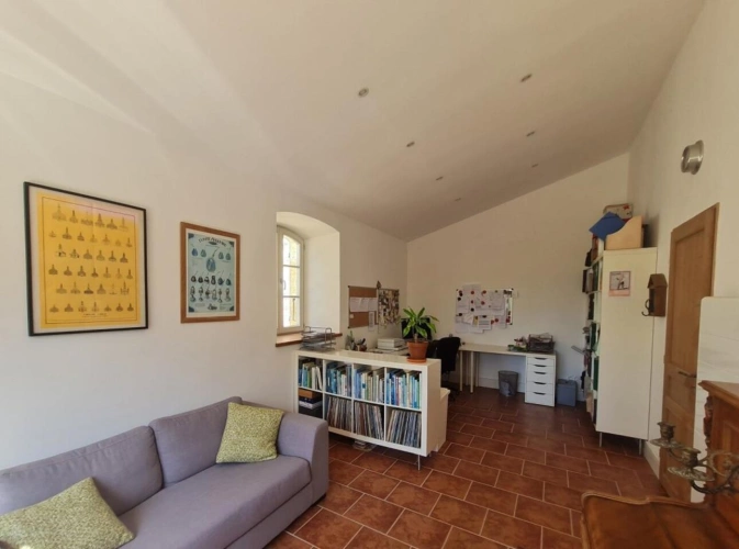 Photos 11 - Tourist - Character property