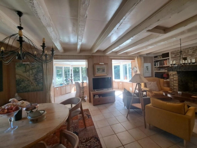 Photos 10 - Rural - House