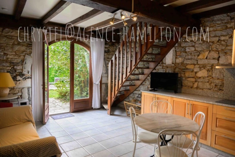 Photos 9 - Tourist - House