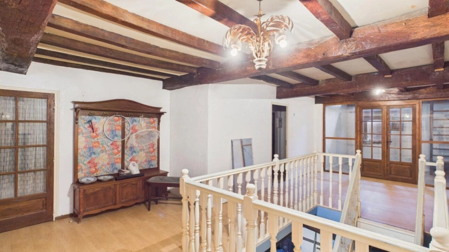 Photos 11 - Tourist - House