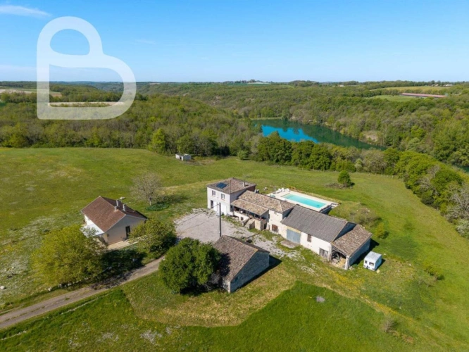 Photos 1 - Prestige - Superbe domaine avec 2 maisons, dépendances et piscine
