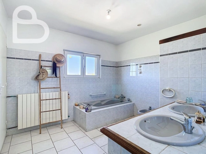 Photos 12 - Prestige - Superbe domaine avec 2 maisons, dépendances et piscine