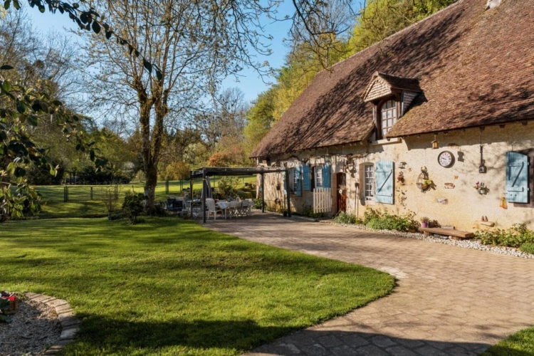 Photos 4 - Prestige - Ancien moulin restauré   280 m2   4 chambres   parc avec riv