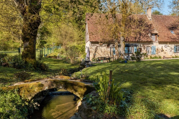 Photos 6 - Prestige - Ancien moulin restauré   280 m2   4 chambres   parc avec riv