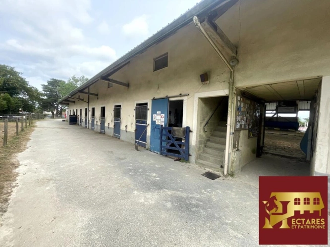 Photos 4 - Equestrian - Centre équestre en activité sur près de 8 hectares