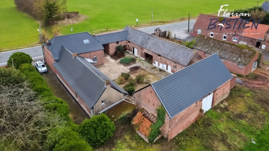 Photos 1 - Rurale - Un corps de ferme d’exception, à l’abri des regards, où authenticité et potentiel se rencontrent à Lecelles