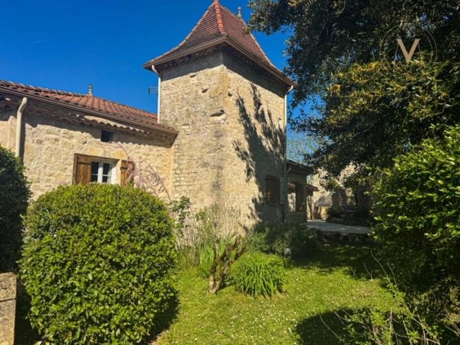 Photos 7 - Touristique - Maison de caractère avec vue dominante, piscine et gîte indépendant  (47)