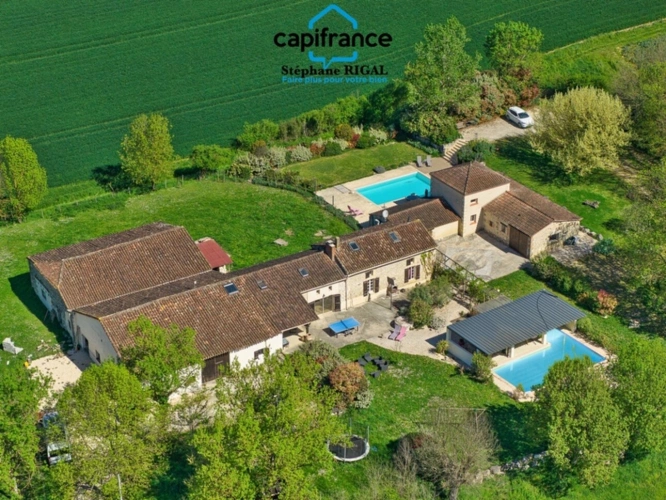 Photos 1 - Touristique - Propriete à vendre 11 pièces MONSEGUR (47) Propriété avec maison et maison d'amis de 260m2 habitables sur 12 757m² de terrain - 2 piscines