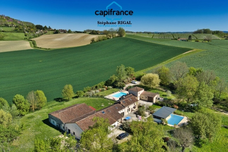 Photos 2 - Touristique - Propriete à vendre 11 pièces MONSEGUR (47) Propriété avec maison et maison d'amis de 260m2 habitables sur 12 757m² de terrain - 2 piscines