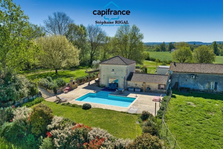 Photos 4 - Touristique - Propriete à vendre 11 pièces MONSEGUR (47) Propriété avec maison et maison d'amis de 260m2 habitables sur 12 757m² de terrain - 2 piscines