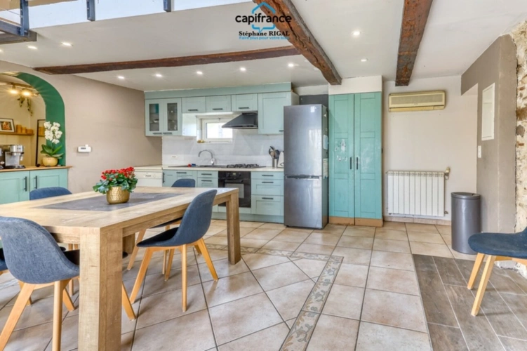 Photos 6 - Touristique - Propriete à vendre 11 pièces MONSEGUR (47) Propriété avec maison et maison d'amis de 260m2 habitables sur 12 757m² de terrain - 2 piscines