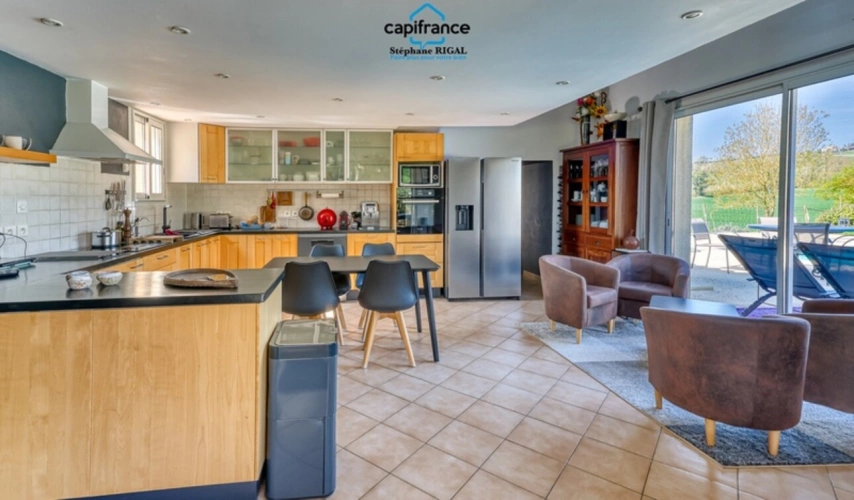 Photos 8 - Touristique - Propriete à vendre 11 pièces MONSEGUR (47) Propriété avec maison et maison d'amis de 260m2 habitables sur 12 757m² de terrain - 2 piscines