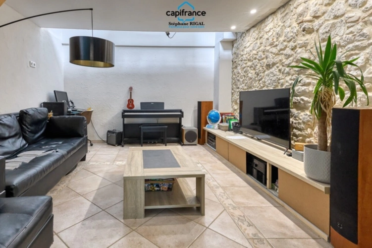 Photos 14 - Touristique - Propriete à vendre 11 pièces MONSEGUR (47) Propriété avec maison et maison d'amis de 260m2 habitables sur 12 757m² de terrain - 2 piscines