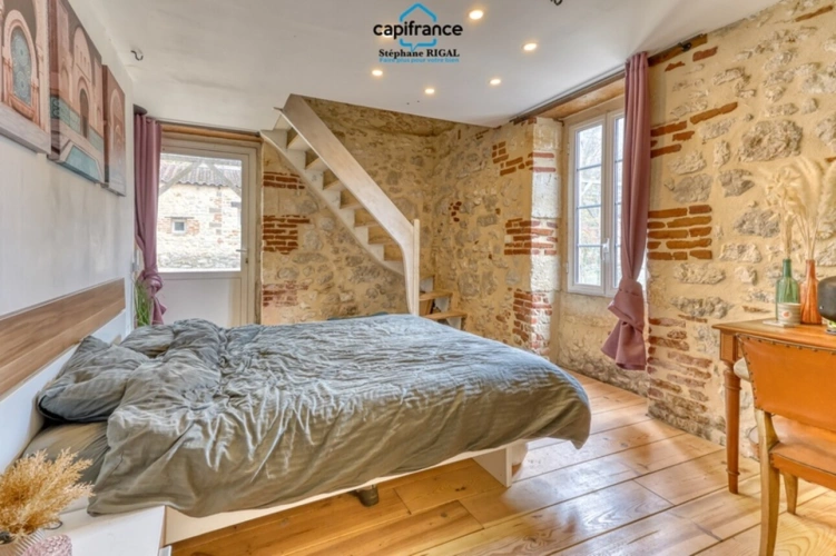 Photos 15 - Touristique - Propriete à vendre 11 pièces MONSEGUR (47) Propriété avec maison et maison d'amis de 260m2 habitables sur 12 757m² de terrain - 2 piscines