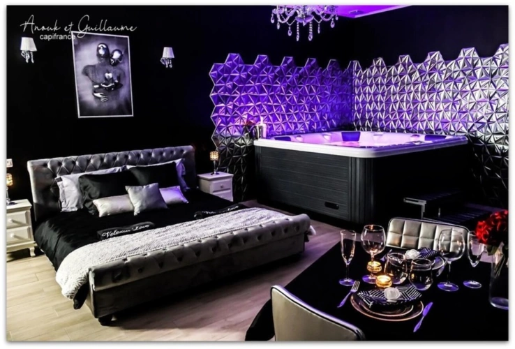 Photos 9 - Touristique - Exclusivité - Propriété comprenant maison d'habitation, 2 studios, 1 gîte, 1 love room avec piscine et garage - Roujan (34320)