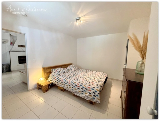 Photos 11 - Touristique - Exclusivité - Propriété comprenant maison d'habitation, 2 studios, 1 gîte, 1 love room avec piscine et garage - Roujan (34320)