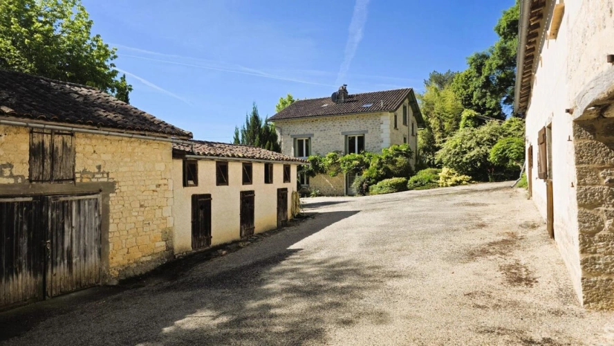 Photos 17 - Rurale - Maison et dépendances